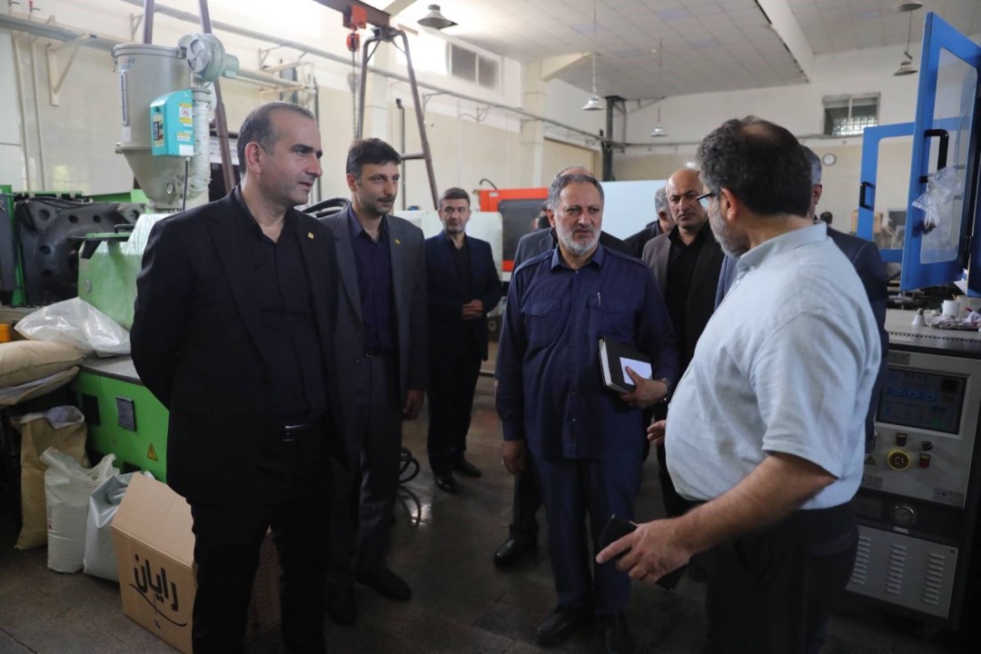 پیگیری میدانی مدیرعامل سازمان به همراه بازرس كل استان جهت رفع موانع واحدهای تولیدی